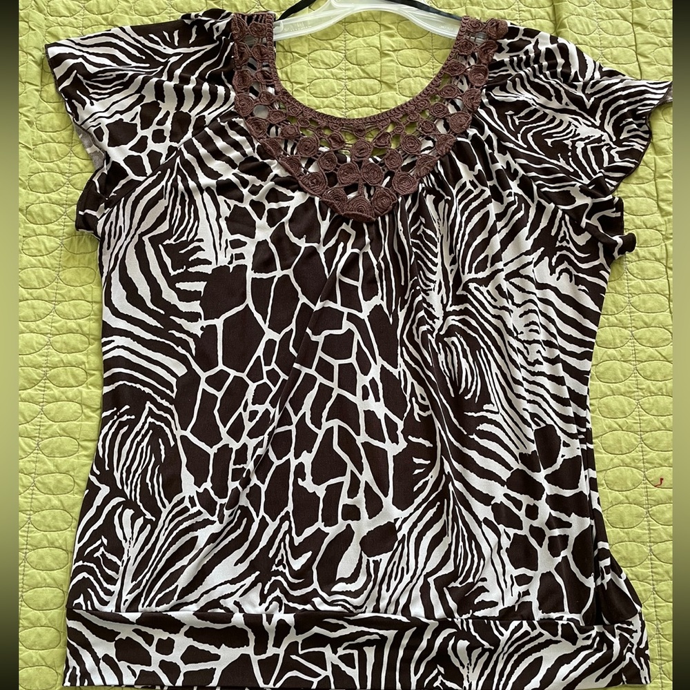 ALYX Brown/White Pullover Animal Print top w/ruffle loose cap sleeve, scoop neck